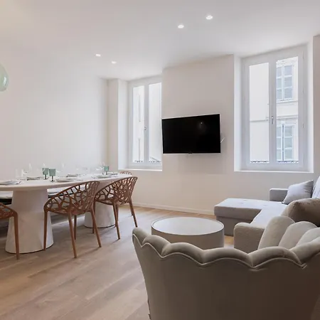 14 Vagliano - Palais, Plage, Clim, Hyper-centre Appartement *